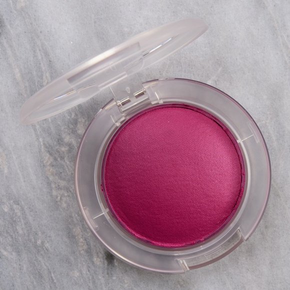 GLOW PLAY BLUSH by Mac - ROSY DOES IT - JEWEL TONE PURPLE - Picture 2 of 6